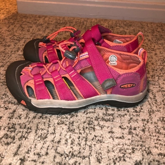 Keen Very Berry & Fusion Coral Newport H2 Sandals Size 4 - Picture 6 of 13